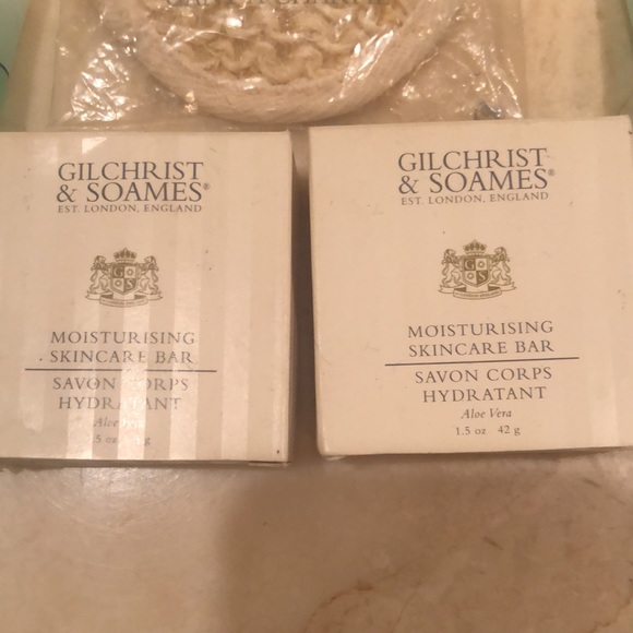 Gilchrist & Soames moisturizing bar and Mineral Bath Gel - Picture 2 of 5